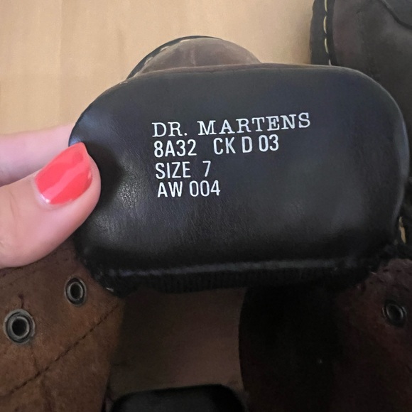 Dr. Martens Leather Boot Size 7 - Picture 5 of 6